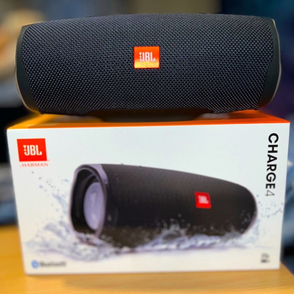 JBL CHARGE 4